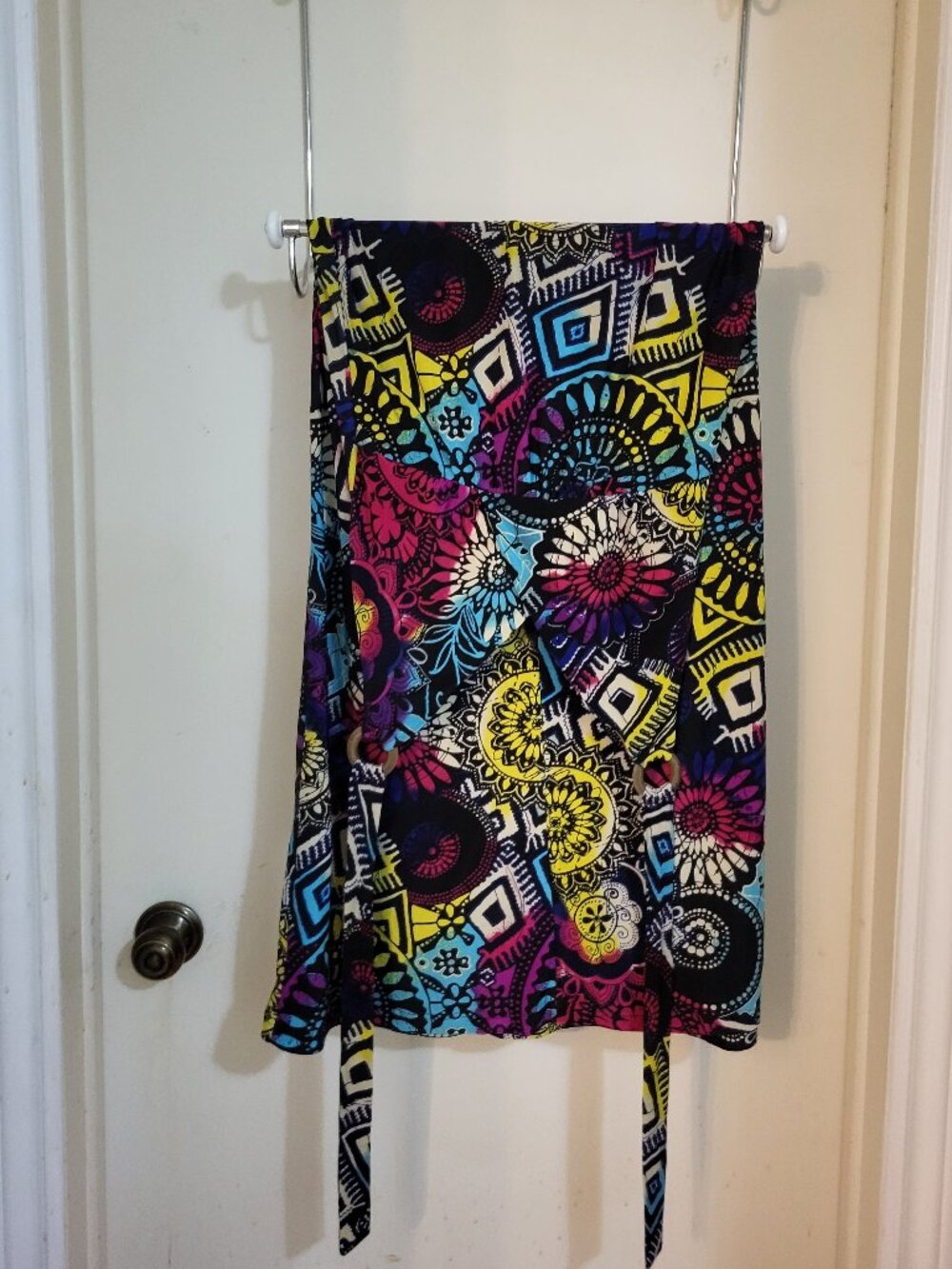 Elegant & colorful Jersey Halter Maxi Dress - Picture 7 of 8